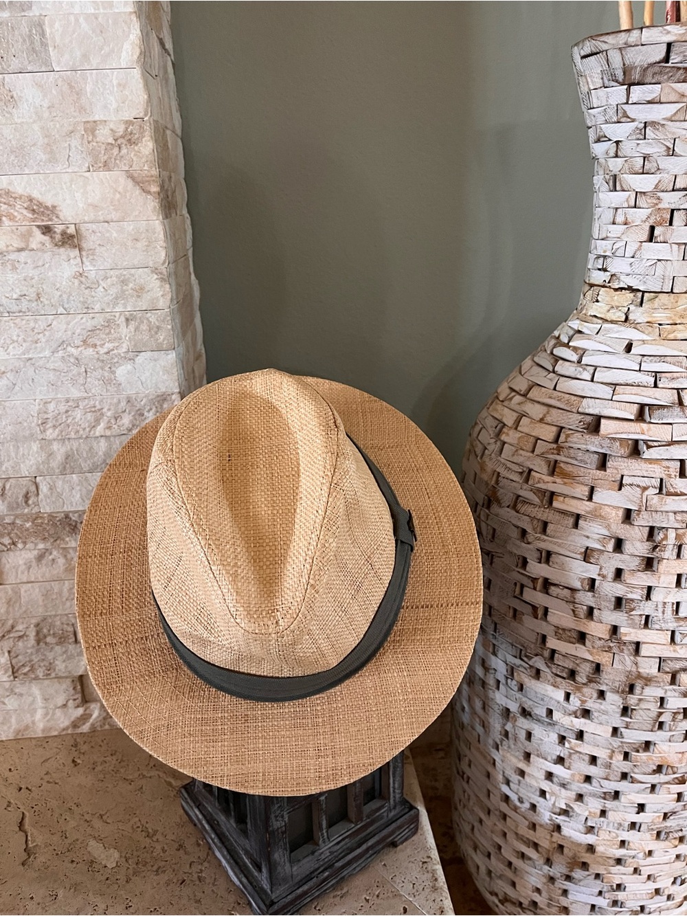 Tommy Bahama Cream Straw Fedora with Gray Band